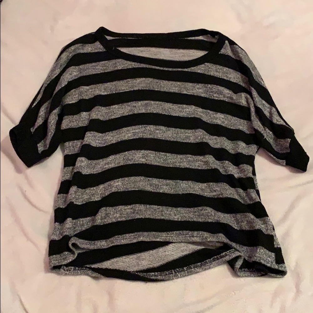 Short sleeve top